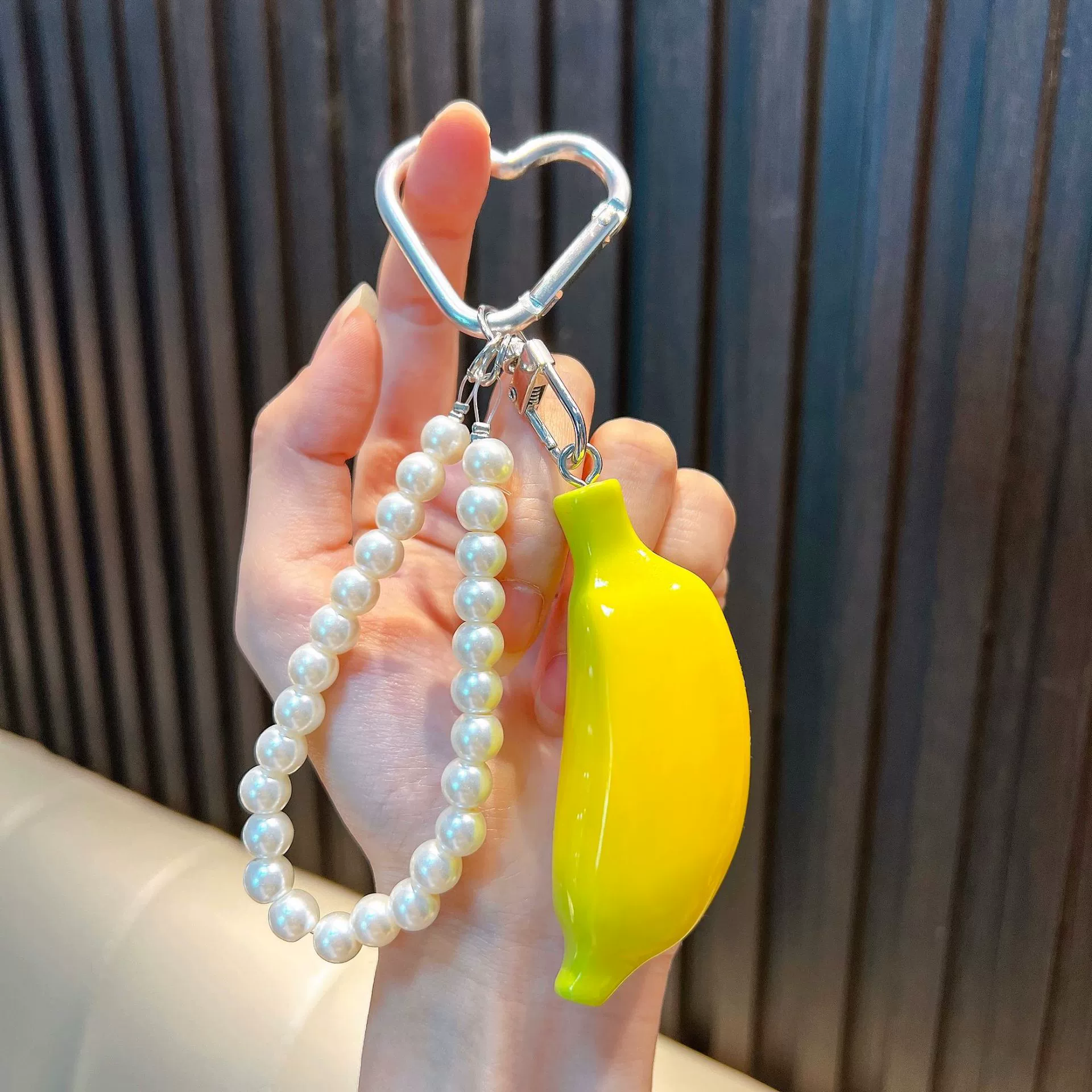 Realistic Resin Banana Charm – DIY Fruit Pendant for Keychains, Bags & Crafts